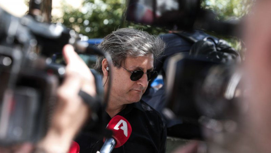 Είναι ο Νίκος Κουρής γιος του Θεοδωράκη; Τεστ DNA και ασφαλιστικά μέτρα στη διαμάχη με τη Μαργαρίτα