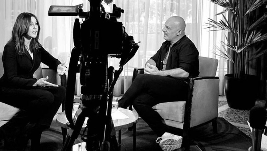 Στις «κολλητούλες» του Μουτσινά η… Monica Bellucci – Δεν το πιστεύει ο Μούτσι