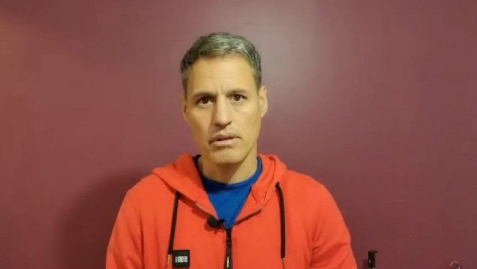 Αποφασισμένος να μείνει στο προσκήνιο της δημοσιότητας ο Γρηγόρης Πετράκος – Ξεσπά για την ακύρωση της παρέλασης λόγω του θανάτου της Γεννηματά !