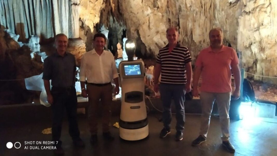 Σπήλαιο Αλιστράτης: Πραγματοποιήθηκε η πρώτη ρομποτική ξενάγηση!