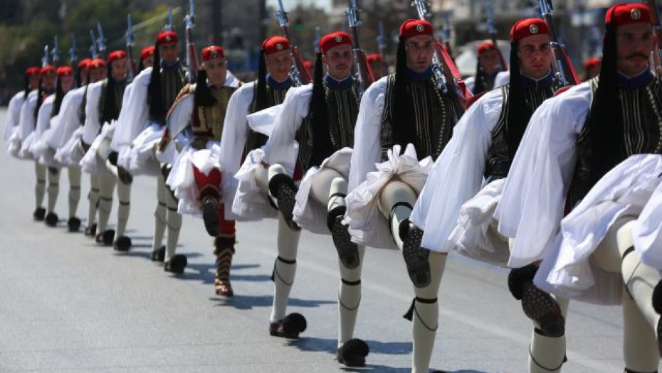 Πιθανή η απαγόρευση των παρελάσεων – Ποια άλλα μέτρα εξετάζουν για τη Β. Ελλάδα