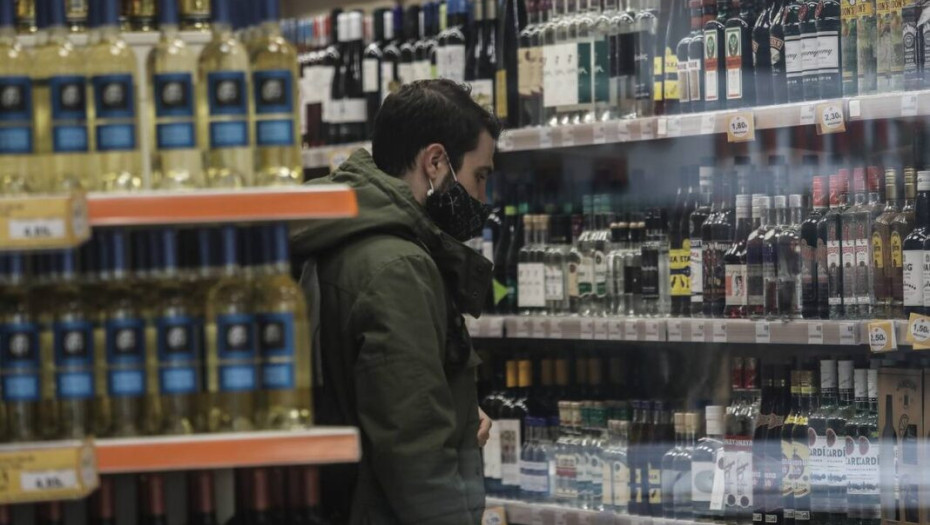 Νέα μέτρα: Τι απαγορεύεται να πωλούν τα σούπερ μάρκετ από το Σαββατοκύριακο