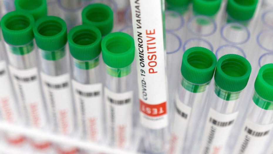 Οι εμβολιασμένοι που κολλάνε Όμικρον προστατεύονται από τη Δέλτα