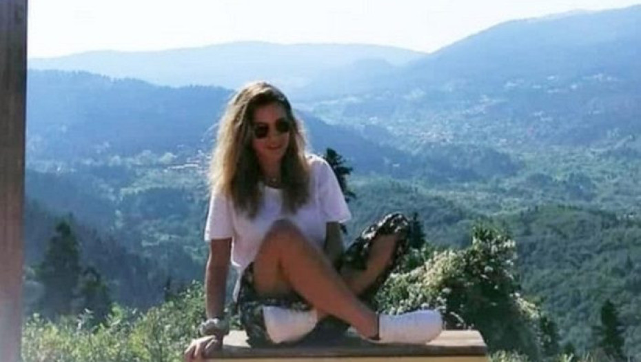 Συγκλόνισε η μητέρα της Γαρυφαλλιάς – Παρέλαβε το μεταπτυχιακό της κόρης της