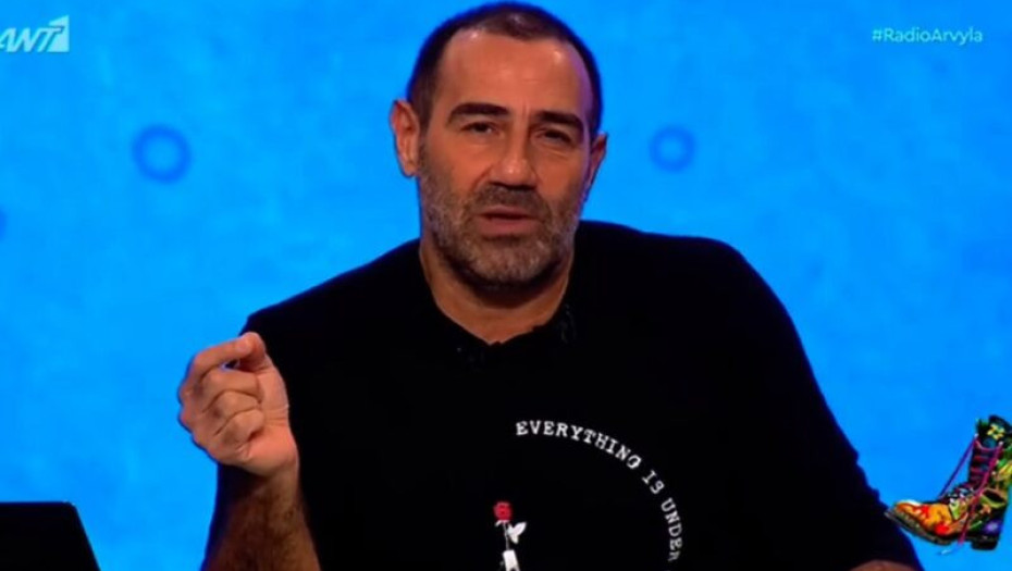 «Ράδιο Αρβύλα» – Εξοργισμένος ο Αντώνης Κανάκης – «Αυτό είναι εξοργιστικό, θλιβερό, απογοητευτικό»