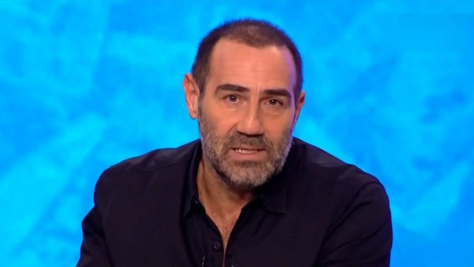 Ράδιο Αρβύλα: Λύγισε on air ο Αντώνης Κανάκης – «Χάσαμε έναν δικό μας άνθρωπο»