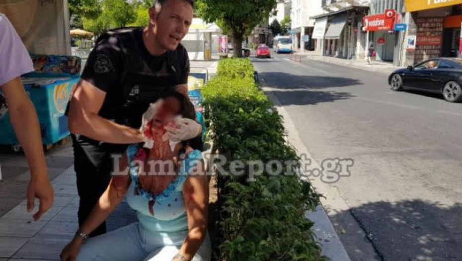 «Βοήθεια θα με σκοτώσει» – Άγριος ξυλοδαρμός μητέρας από τον σύντροφό της στη μέση του δρόμου