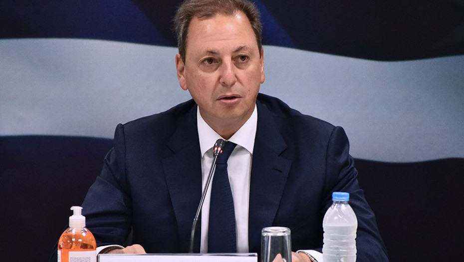 Στην κεντρική πολιτική σκηνή: Όσα δεν φέρνει ο χρόνος τα φέρνει η ώρα!