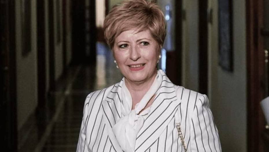 Μαρία Κόλλια: Παρακολουθώ με ιδιαίτερο ενδιαφέρον και(;) τα δρώμενα στο ΔΗΜΟ ΣΕΡΡΩΝ.