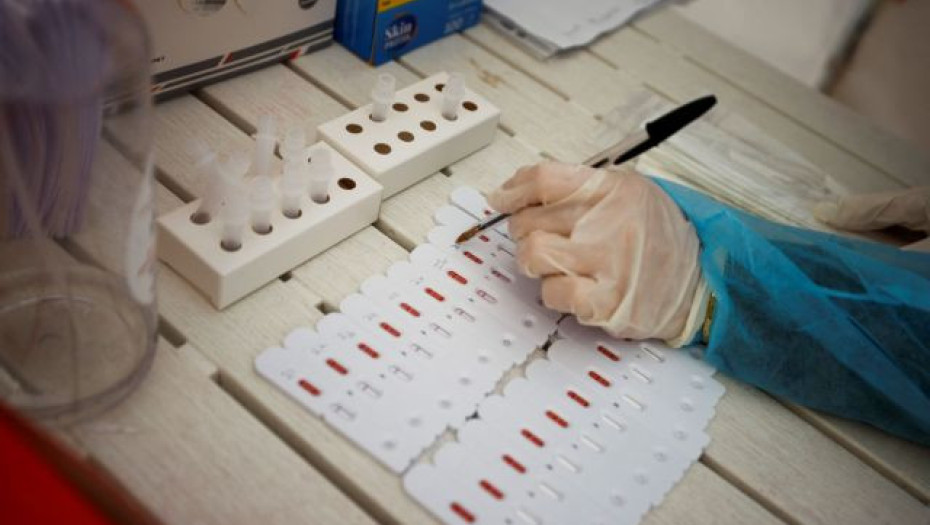 Όμικρον – Γιατί το rapid test βγαίνει αρνητικό στον κοροναϊό και το PCR θετικό;