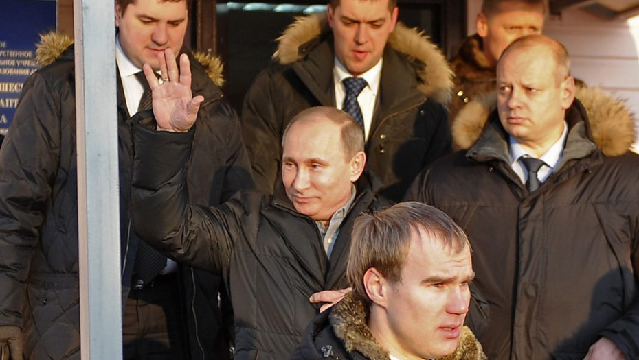 Η επίλεκτη προσωπική φρουρά του Πούτιν – Οι «Κέρβεροι» που κρατάνε πάντα έναν χαρτοφύλακα