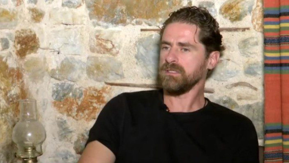 Δημήτρης Λάλος – Οι τρυφερές φωτογραφίες με την κούκλα σύζυγο του