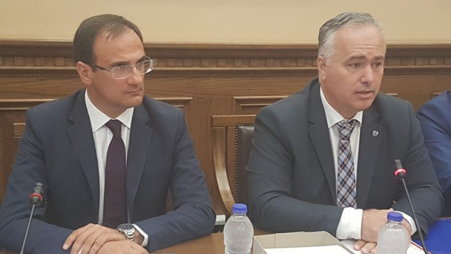 Στο Δήμο Σερρών: Όλα τριγύρω αλλάζουνε και όλα τα ίδια μένουν!