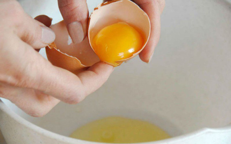 Προσοχή! Αν σπάσετε αυγό και δείτε αυτό μέσα, πετάξτε το αμέσως