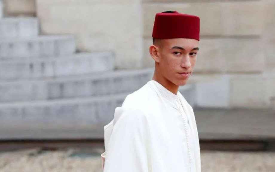 Ρεσιτάλ προκλητικότητας από 18χρονο πρίγκιπα Μαρόκου: Καίει 500ευρα στην Μύκονο για το κέφι του!