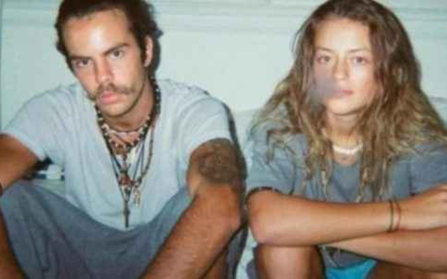 Η δουλειά δεν είναι ντροπή! Η Γαία Μερκούρη και ο Άγγελος Λάτσιος στο… μεροκάματο