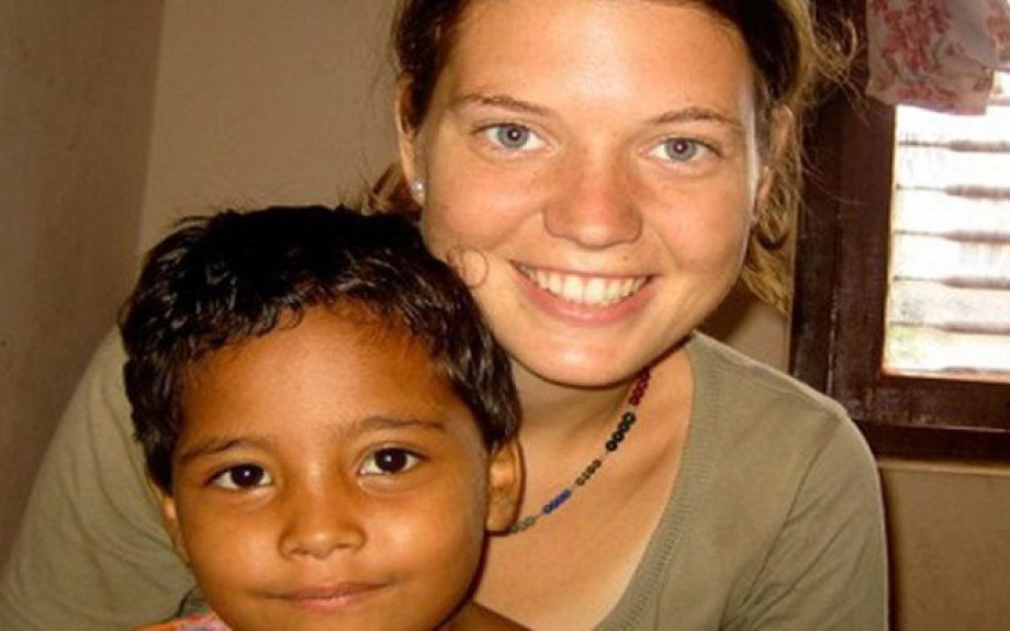 Μητέρα 200 ορφανών: η 23χρονη που αποφάσισε να αλλάξει τον κόσμο και το έκανε πράξη