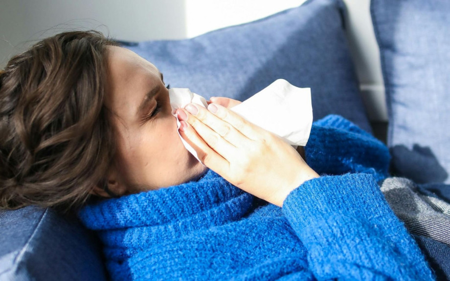 Εξαπλώνεται ο ιός της γρίπης H3N2: ποια είναι τα συμπτώματα της, τι να προσέξετε