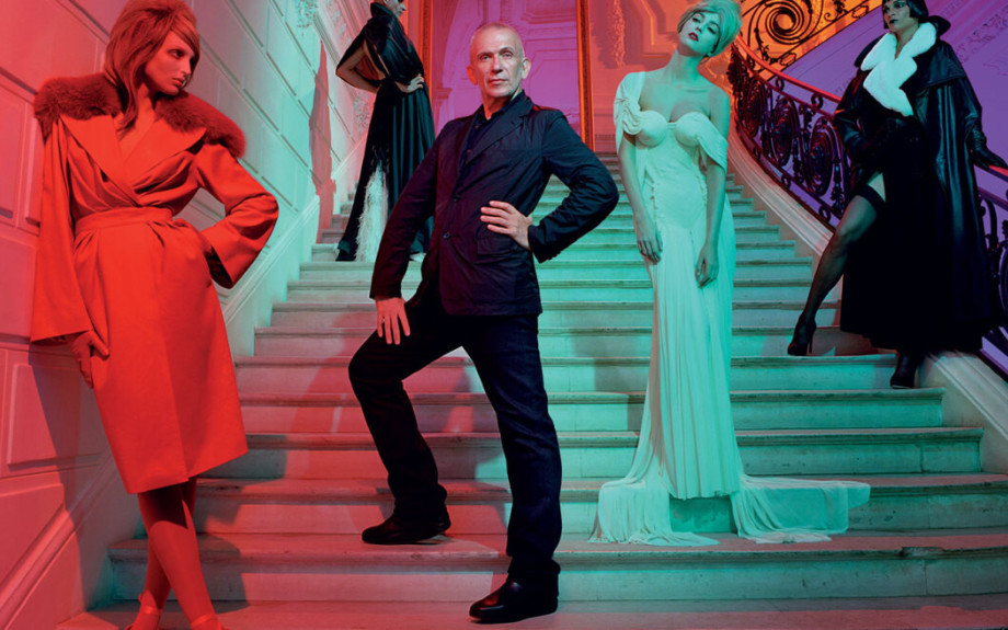 Οι γυναικείες κολεξιόν του Jean Paul Gaultier σε έναν τόμο