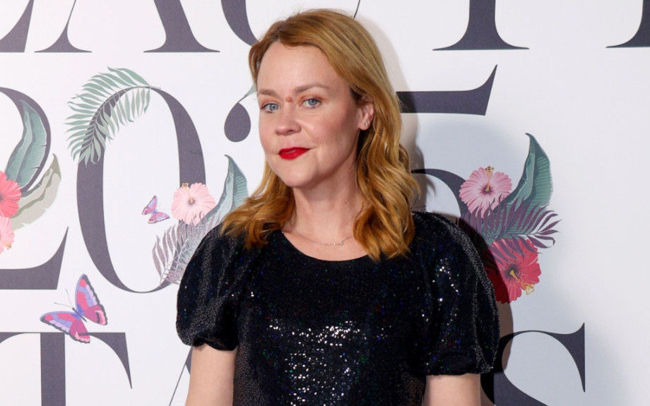 Συγκλονίζει ο επικήδειος της Λένας Παπαληγούρα - «Έφυγε κρατώντας το χέρι της συντρόφου του»