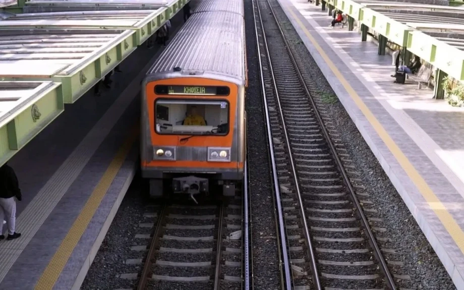 Ακινητοποιημένος συρμός του ΗΣΑΠ στον Περισσό - Έμεινε χωρίς ρεύμα