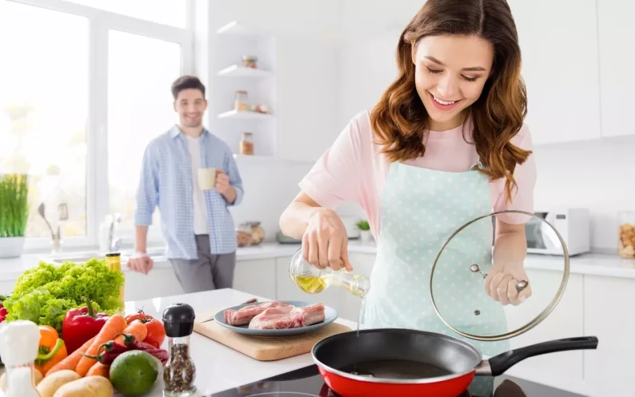 «Φάρμακο» για το μυαλό το μαγείρεμα – Μειώνει τον κίνδυνο άνοιας έως και 30%