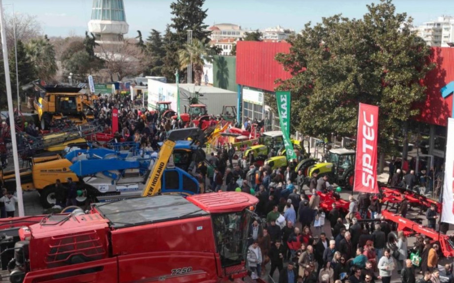 Άνοιξαν οι πύλες της Agrotica