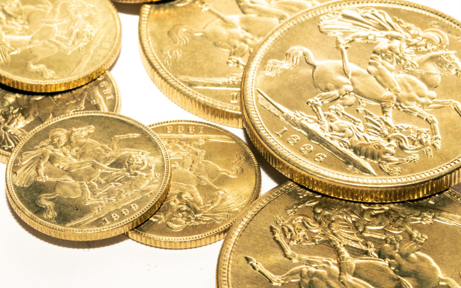 Σέρρες - 250.000 ευρώ, 595 χρυσές λίρες και κοσμήματα «ανυπολόγιστης αξίας» τα έδωσε μόνη της και πήγε και το κατήγγειλε στην Αστυνομία