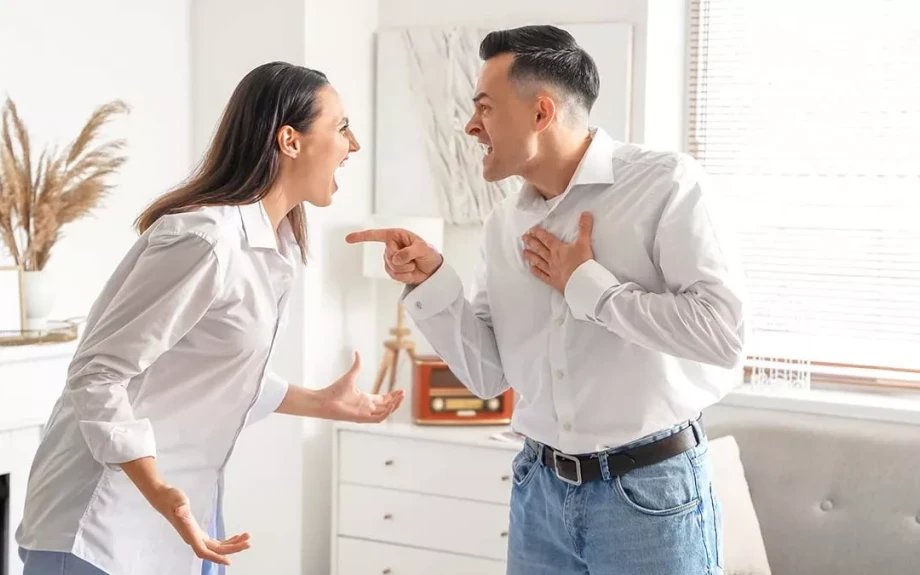 Σχέσεις: Οι δύο λέξεις που μπορούν να σταματήσουν ένα τσακωμό πριν ξεκινήσει