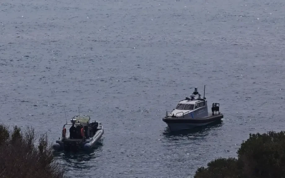 Βουλιαγμένη: Σε εξέλιξη η επιχείρηση ανάσυρσης της σορού του 34χρονου δύτη