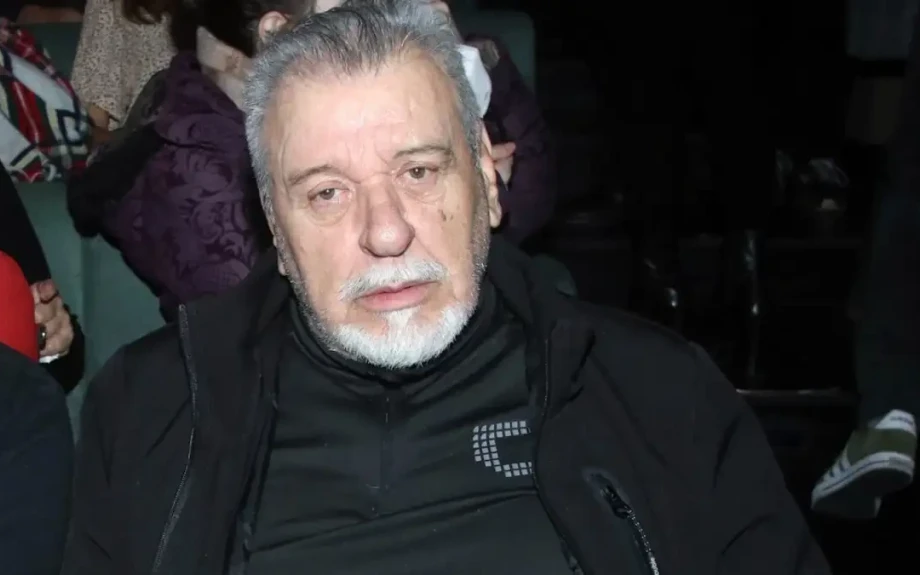 Τάσος Χαλκιάς: Έτρωγα μπουνιές από τον πατέρα μου, αλλά με βάραγε από αγάπη, δεν είμαι κακοποιημένος