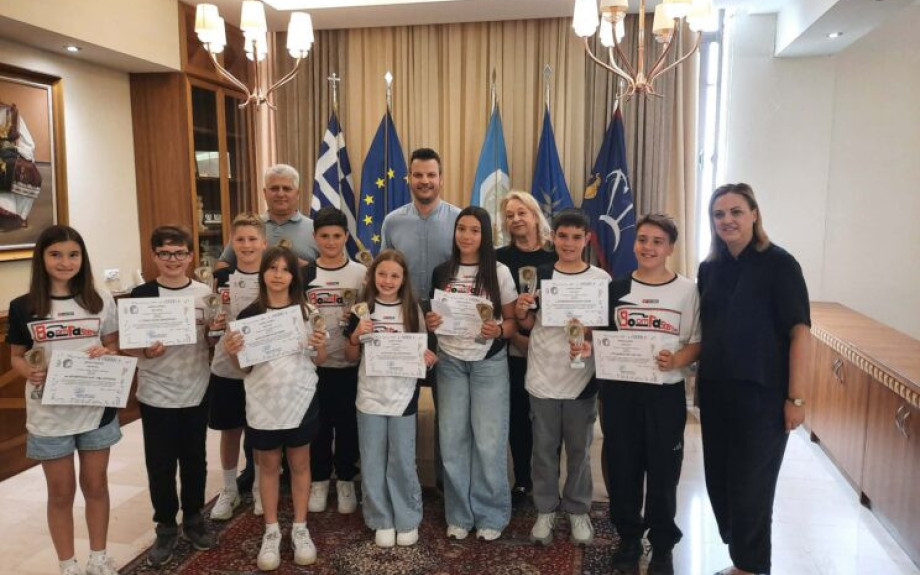 Πρώτη θέση για την ομάδα «BoomFasters» του 20ου Δημοτικού Σχολείου στον διαγωνισμό Stem Racing Ελλάδος 2025.