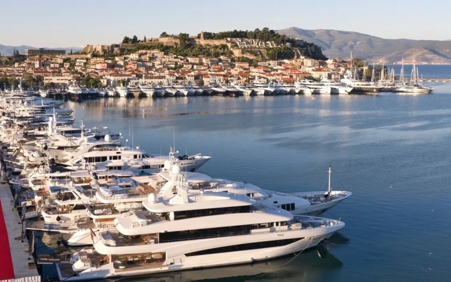 Yachting και πολυτελή σκάφη γεμίζουν τις ελληνικές μαρίνες - Τουρισμός για υψηλά βαλάντια