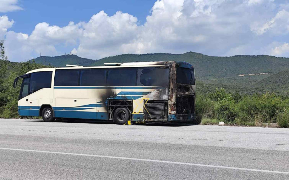 Χαλκιδική: Φωτιά σε λεωφορείο – Βγήκαν έγκαιρα οι επιβάτες