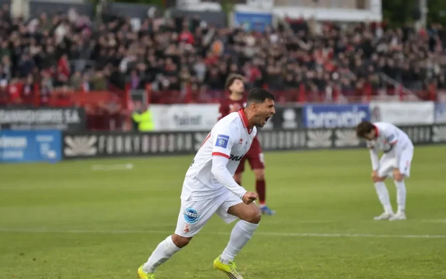 Πανσερραϊκός – ΑΕΛ Novibet 1-1: Ο Καρέλης με πέναλτι στο 90+8 βύθισε τους «βυσσινί» στη μάχη της παραμονής στη Super League