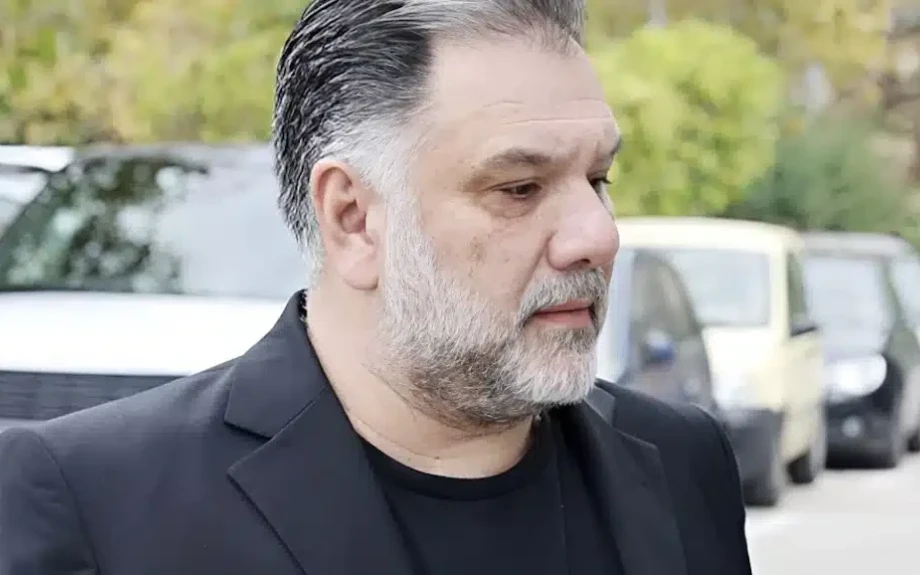 Συγκινεί ο Γρηγόρης Αρναούτογλου για την απώλεια του: «Δεν πρόλαβα να τον αποχαιρετήσω»