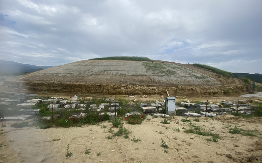 Τύμβος Καστά: Αποκαλύφθηκε ο Περίβολος-« ο μεγαλύτερος τύμβος που υπάρχει»