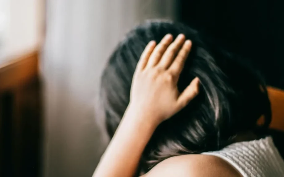 Καταδικάστηκε μητέρα που κακοποιούσε επί χρόνια την ανήλικη κόρη της στη Ρόδο