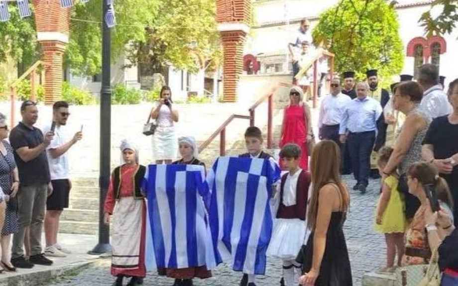 Υποδοχή και ενταφιασμός των οστών των ηρώων Χρήστου και Ελένης Μαρούδη στα Άνω Πορόια