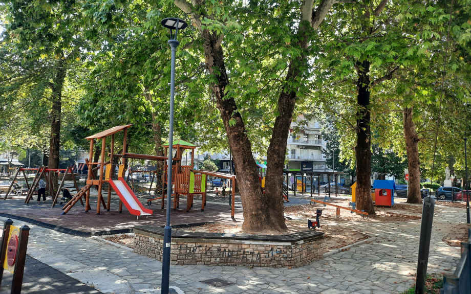 Ολοκληρώθηκαν οι εργασίες και επαναλειτουργεί η παιδική χαρά στην πλατεία ΙΚΑ στις Σέρρες
