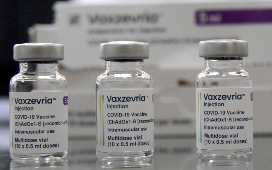 H AstraZeneca “χτυπάει” τη Bristol Myers Squibb με τον καρκίνο στο επίκεντρο