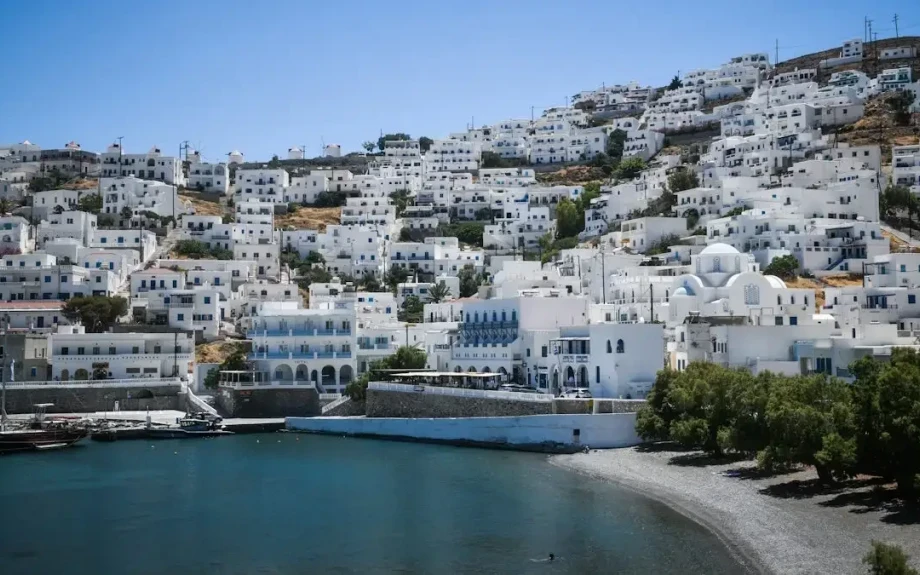 Στα ύψη οι τιμές των ακινήτων στα ελληνικά νησιά – Το προφίλ των ξένων αγοραστών