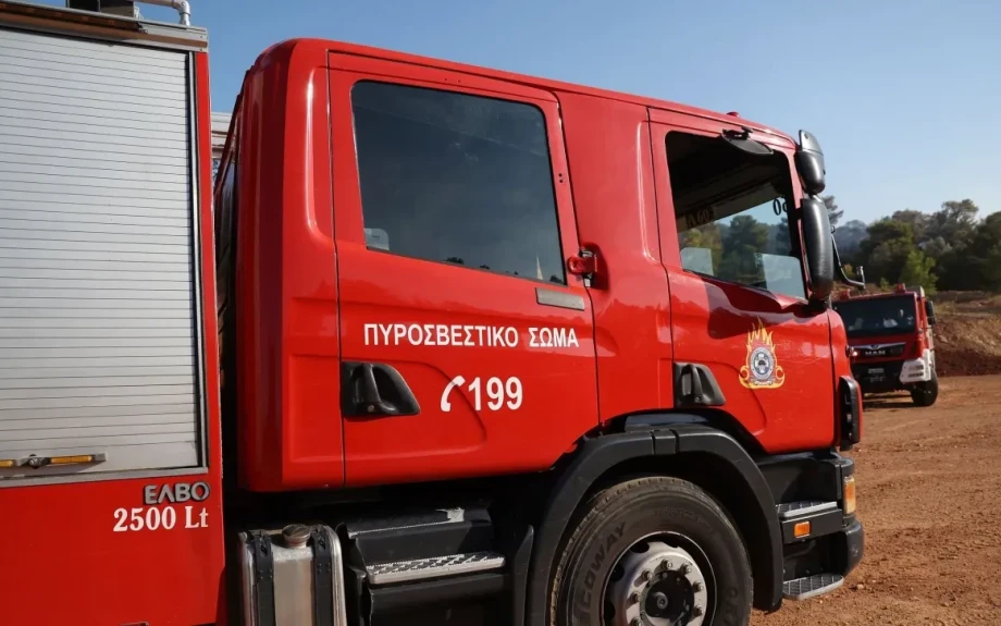Υπό έλεγχο τέθηκε η φωτιά στον Άγιο Γεώργιο Κέρκυρας
