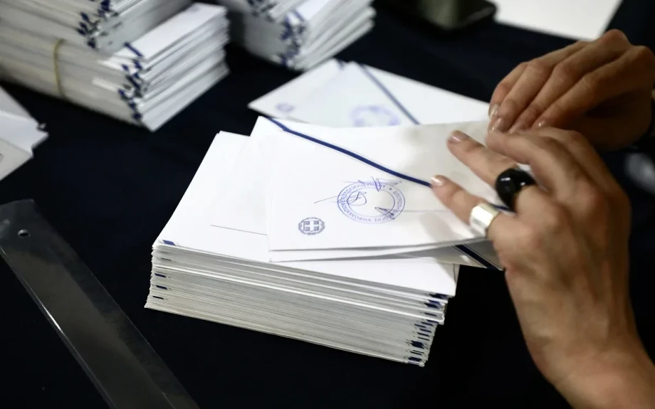 Ψάχνουν στέγη τα «ορφανά» της δοκιμαζόμενης αριστεράς
