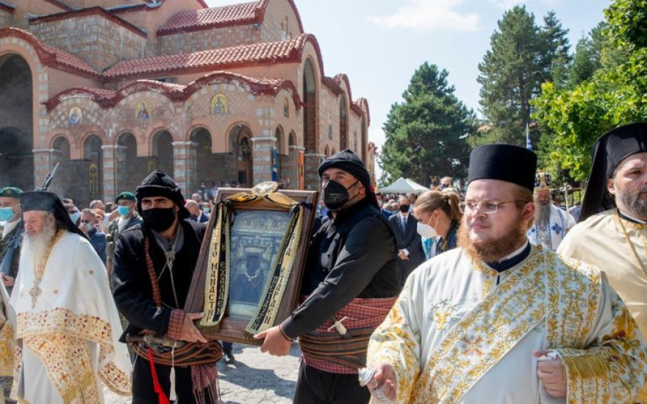 Δεκαπενταύγουστος στην Παναγία Σουμελά: Χιλιάδες πιστοί στο Βέρμιο – Παρουσία του Προέδρου της Δημοκρατίας ο φετινός εορτασμός