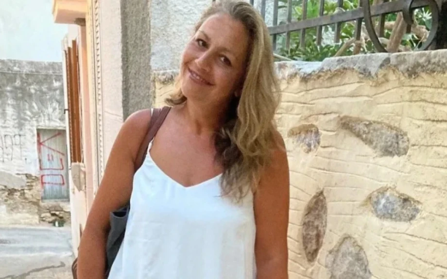 «Ένα τσίμπημα από τσιμπούρι άλλαξε τη ζωή μου»: Η 51χρονη που έπεσε σε κώμα μετά τις διακοπές στη Σύρο