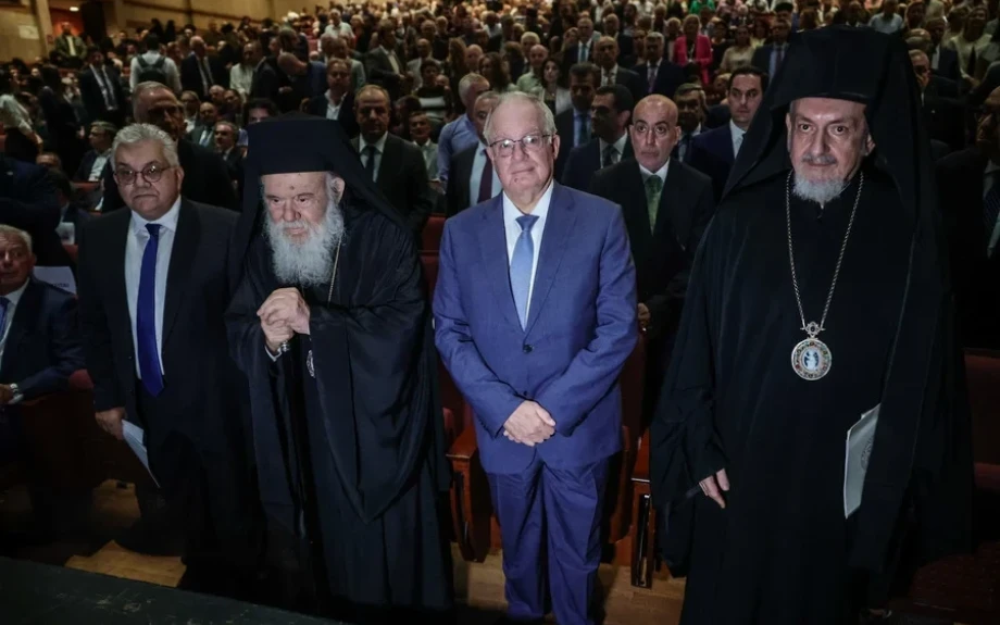 Στο Μέγαρο Μουσικής Αθηνών, παρουσία του Προέδρου της Δημοκρατίας τιμήθηκε ο αρχιμανδρίτης Αλέξιος, ηγούμενος της Μονής Ξενοφώντος Αγίου Όρους