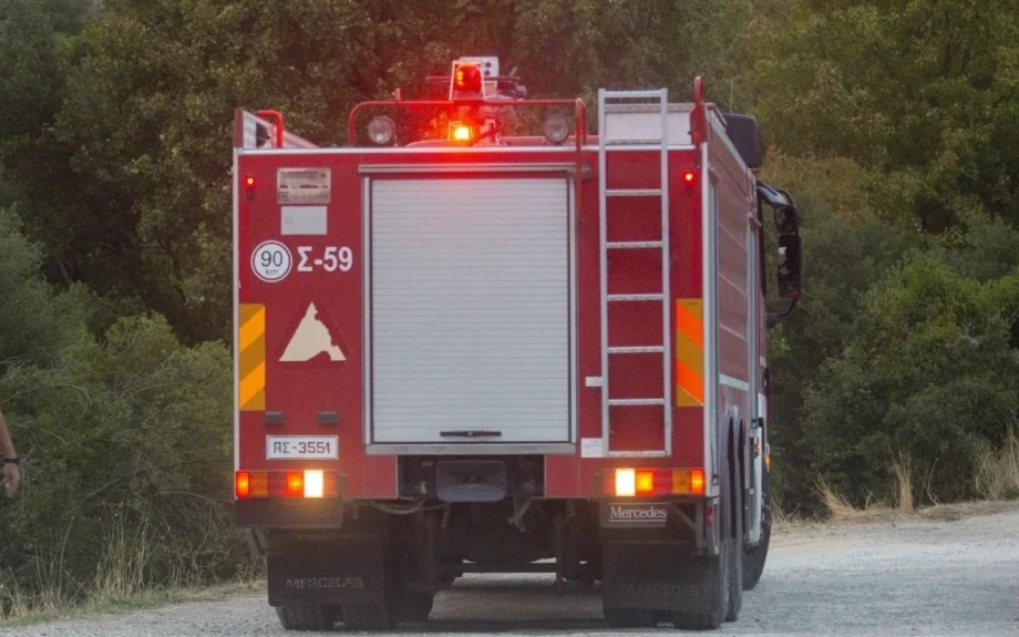 Πεντέλη: Επιχείρηση διάσωσης δύο ατόμων - Έπεσαν με το αυτοκίνητο σε γκρεμό
