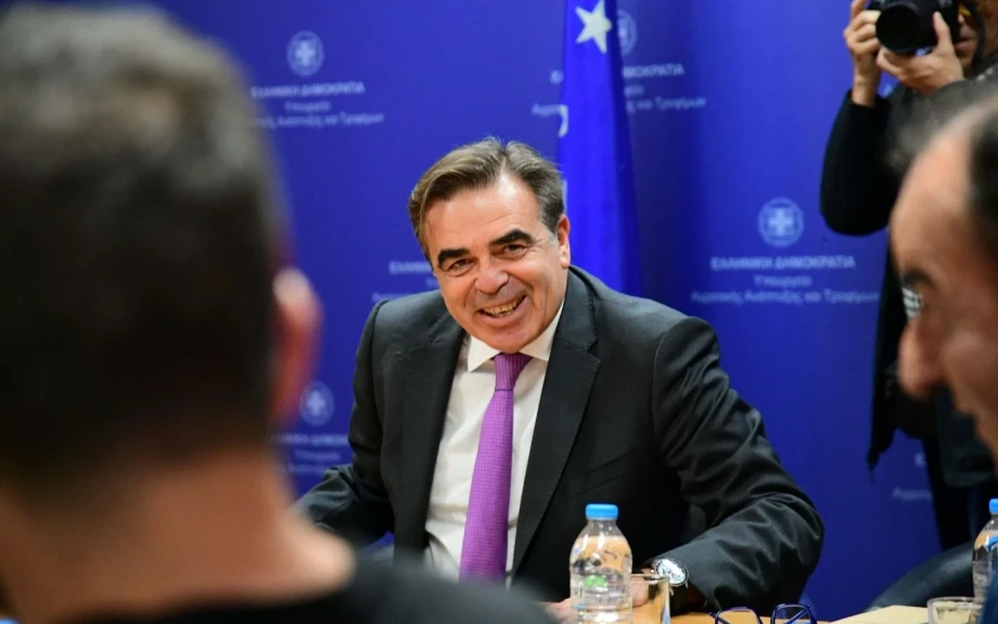 Ο Μαργαρίτης Σχοινάς με εκπροσώπους αγροτικών φορέων: «Προτιμώ μια δύσκολη συζήτηση παρά μια εύκολη συμφωνία στα λόγια»