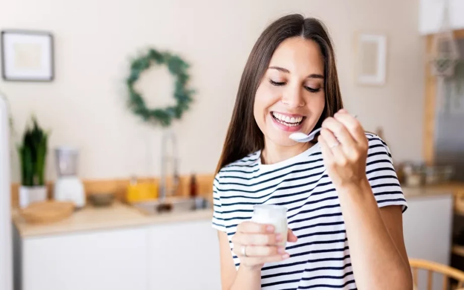 Γιαούρτι ή cottage cheese; Ποιο κερδίζει σε πρωτεΐνη και ποιο είναι πιο θρεπτικό